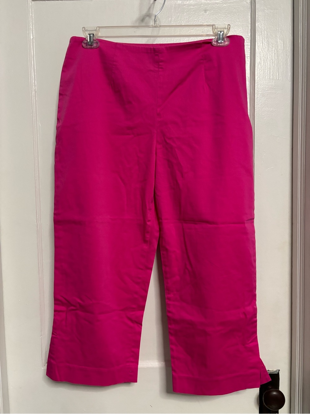 Women’s' Bright Pink Straight-Leg Capri Pants